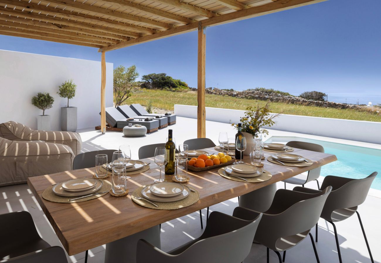 Villa in Aspro Chorio - Poolside Panorama: Coastal Luxury & Vistas