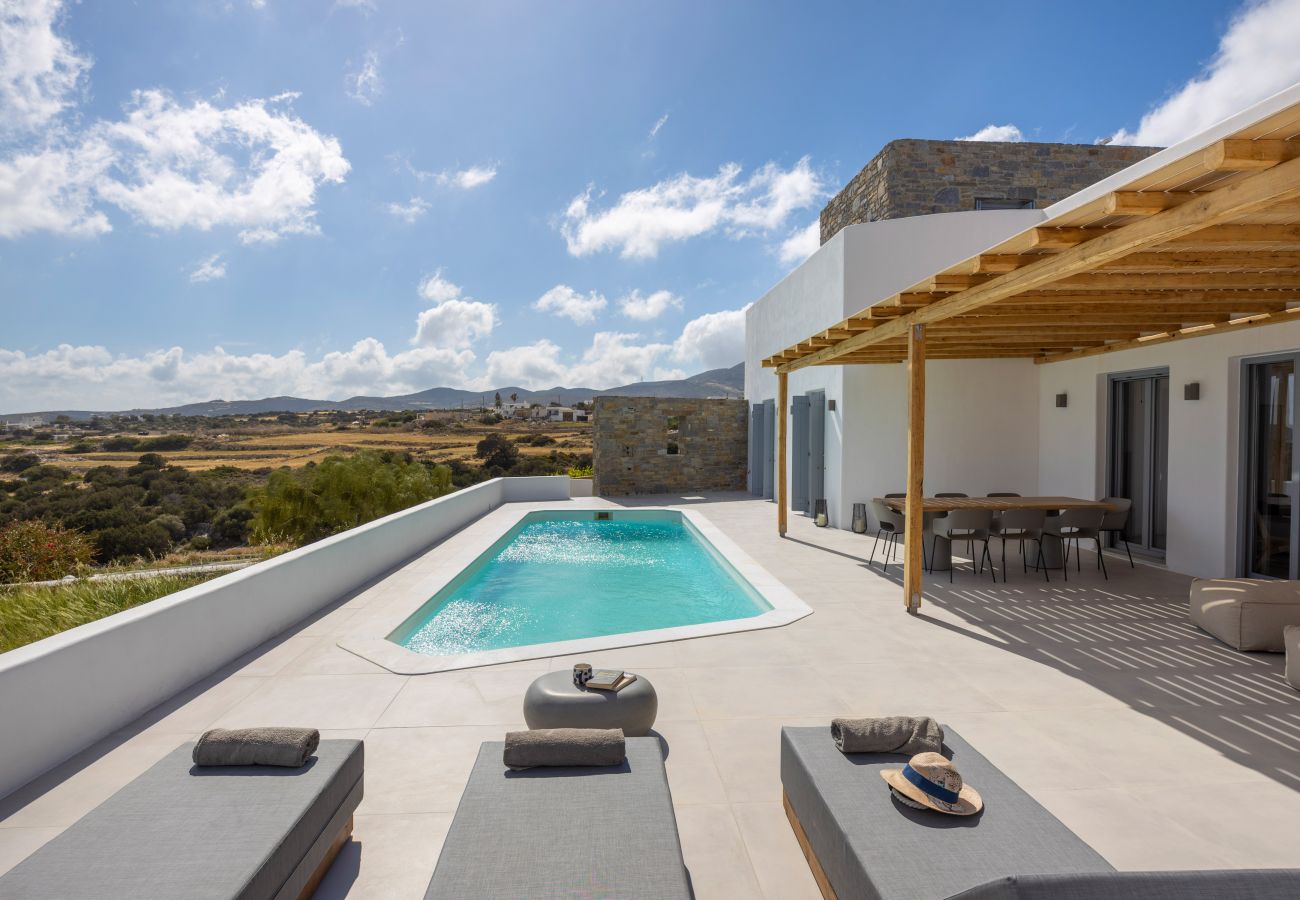 Villa in Aspro Chorio - Poolside Panorama: Coastal Luxury & Vistas