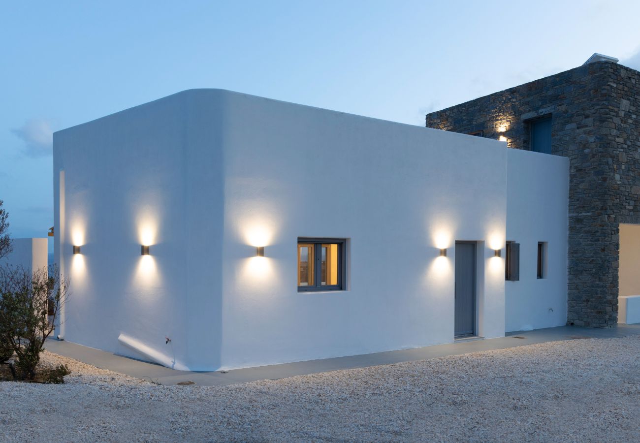 Villa in Aspro Chorio - Poolside Panorama: Coastal Luxury & Vistas