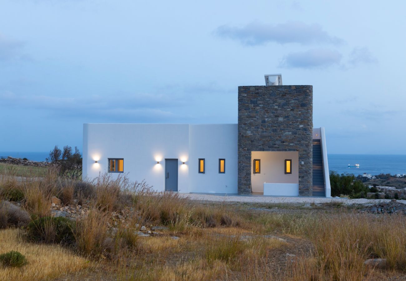 Villa in Aspro Chorio - Poolside Panorama: Coastal Luxury & Vistas