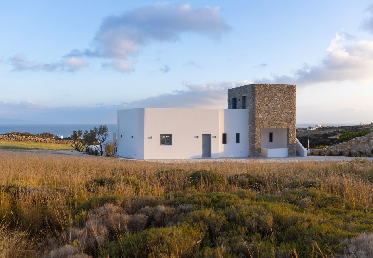 Villa in Aspro Chorio - Poolside Panorama: Coastal Luxury & Vistas
