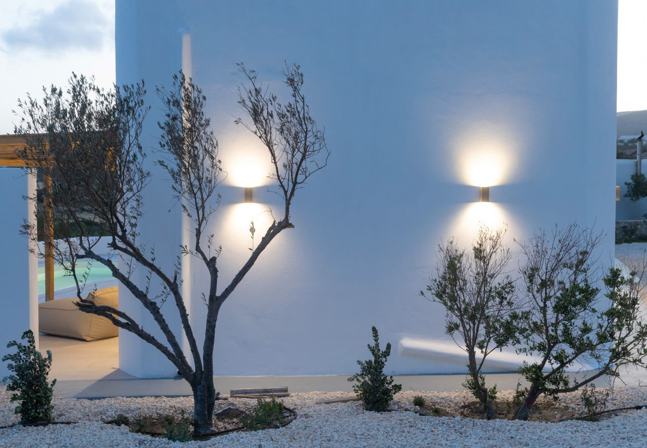 Villa in Aspro Chorio - Poolside Panorama: Coastal Luxury & Vistas