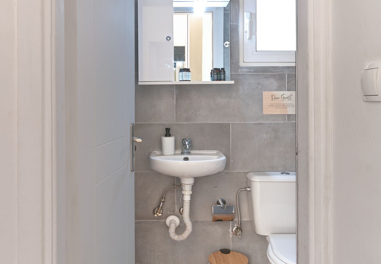 Apartment in Athens - The perfect garden studio next to conference centres