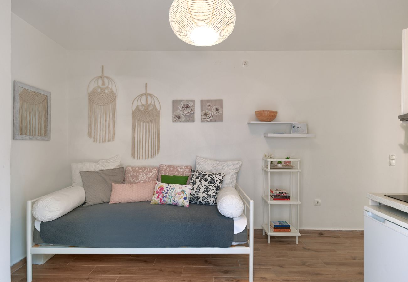 Apartment in Athens - The perfect garden studio next to conference centres