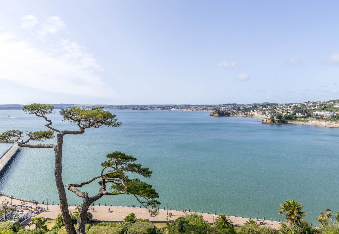 Fresh Escapes - B6 Masts - Sleeps 6 -Torquay - Sea View