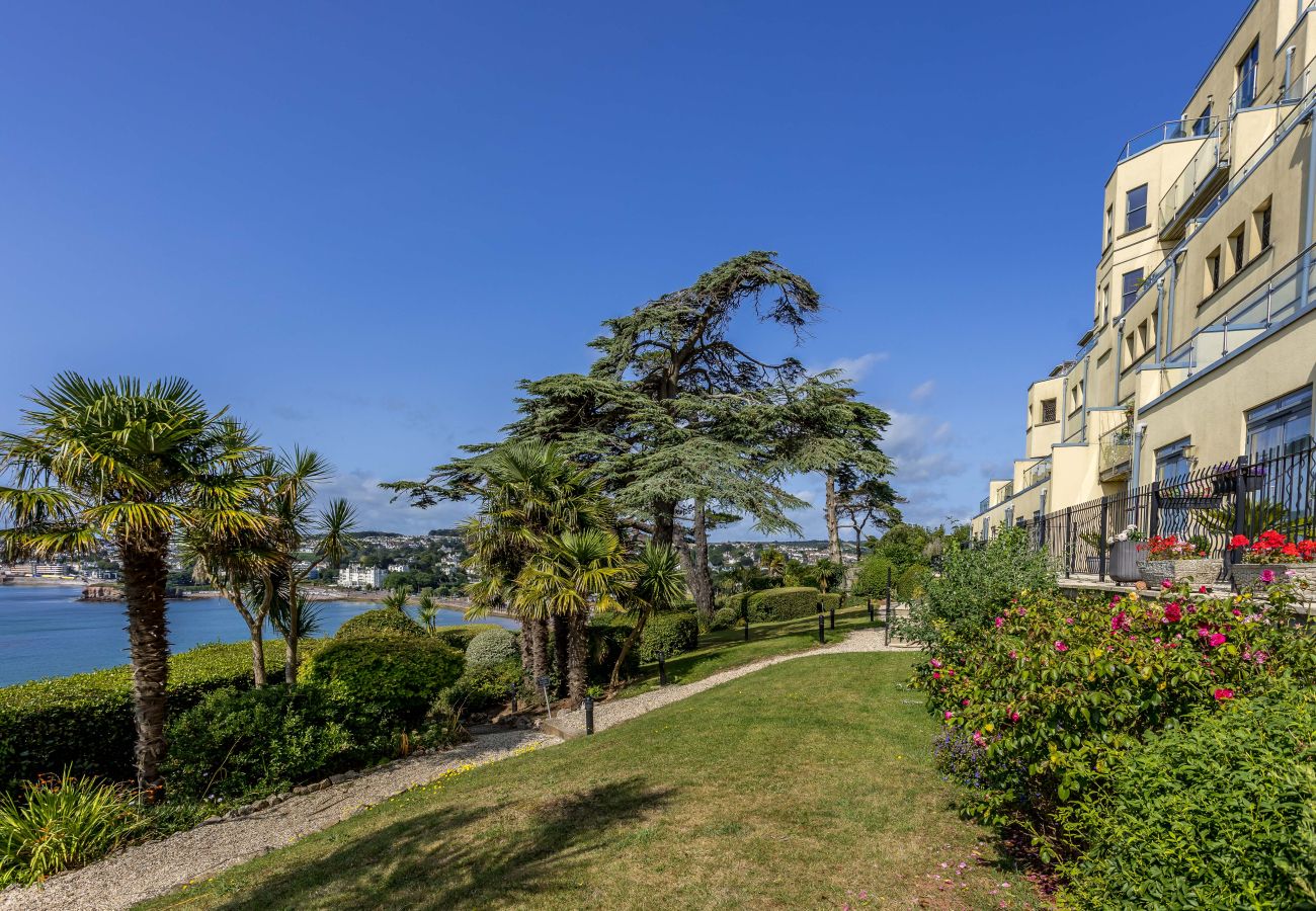 Fresh Escapes - B6 Masts - Sleeps 6 -Torquay - Sea View