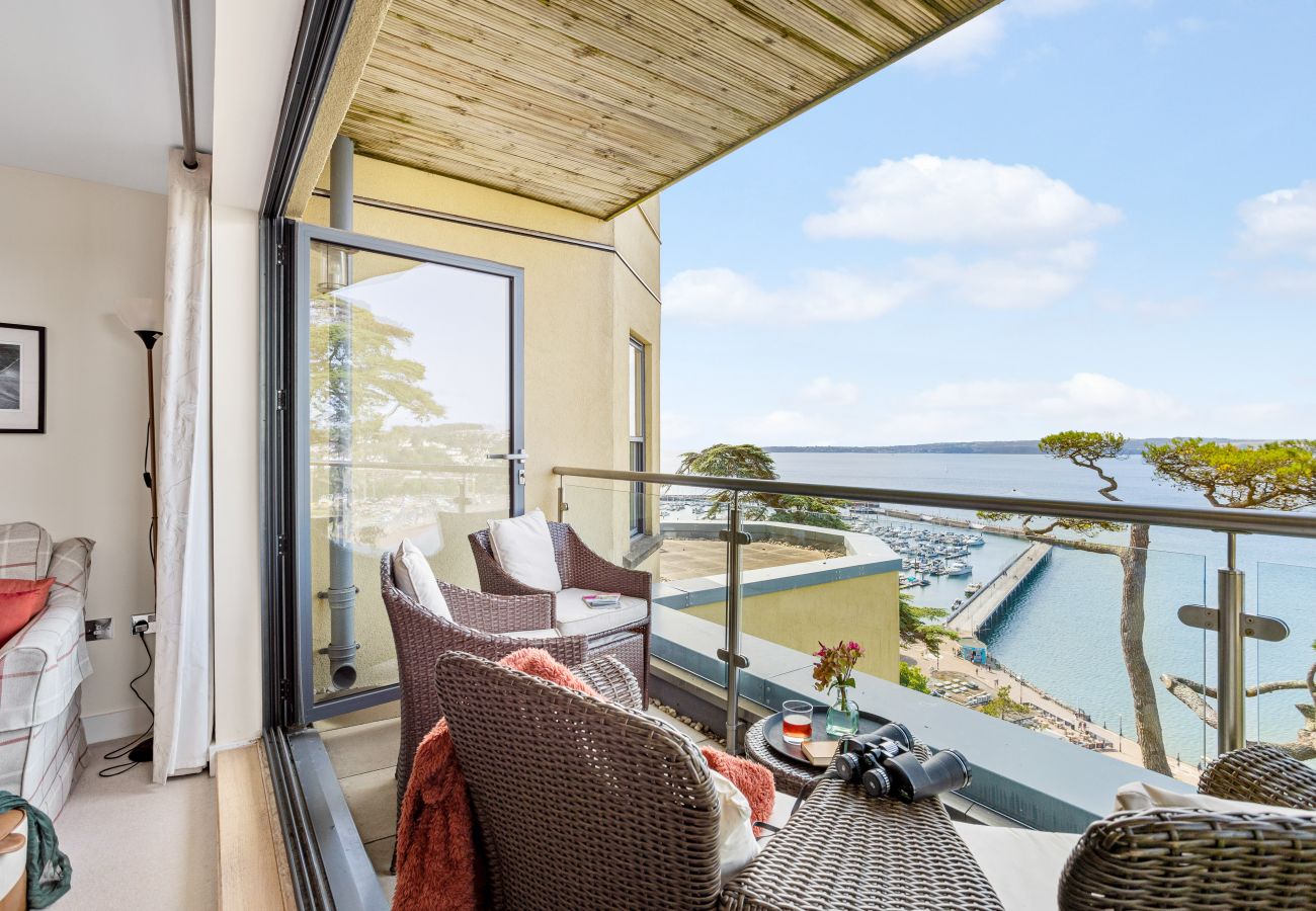 Fresh Escapes - B6 Masts - Sleeps 6 -Torquay - Sea View