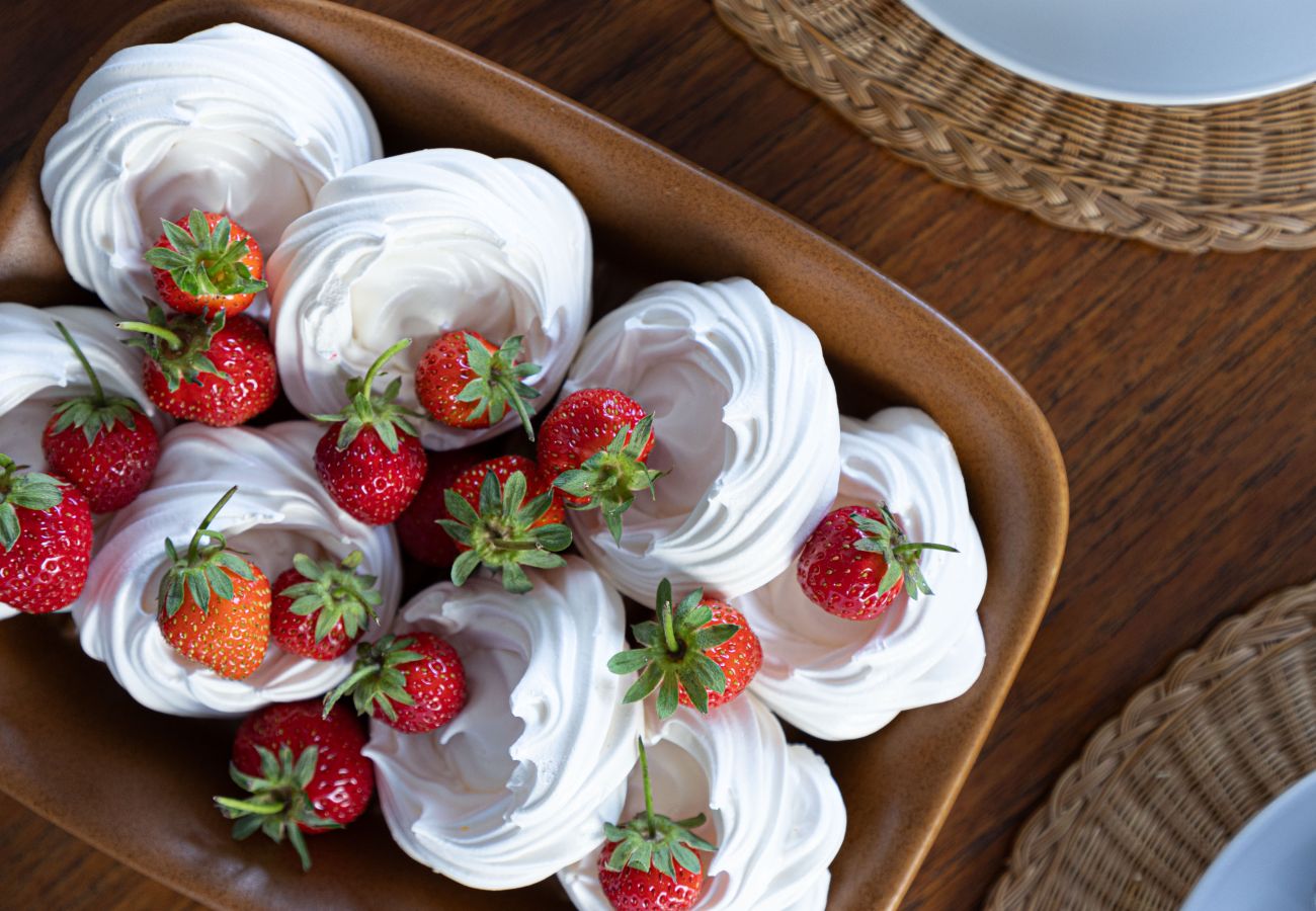 Fresh Escapes - B6 Masts - Sleeps 6 -Torquay - Sea View