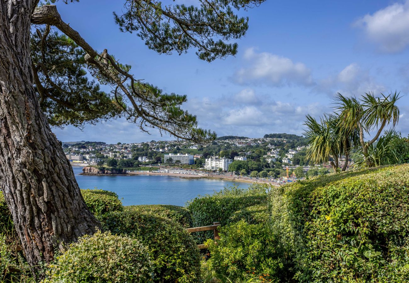 Fresh Escapes - B6 Masts - Sleeps 6 -Torquay - Sea View