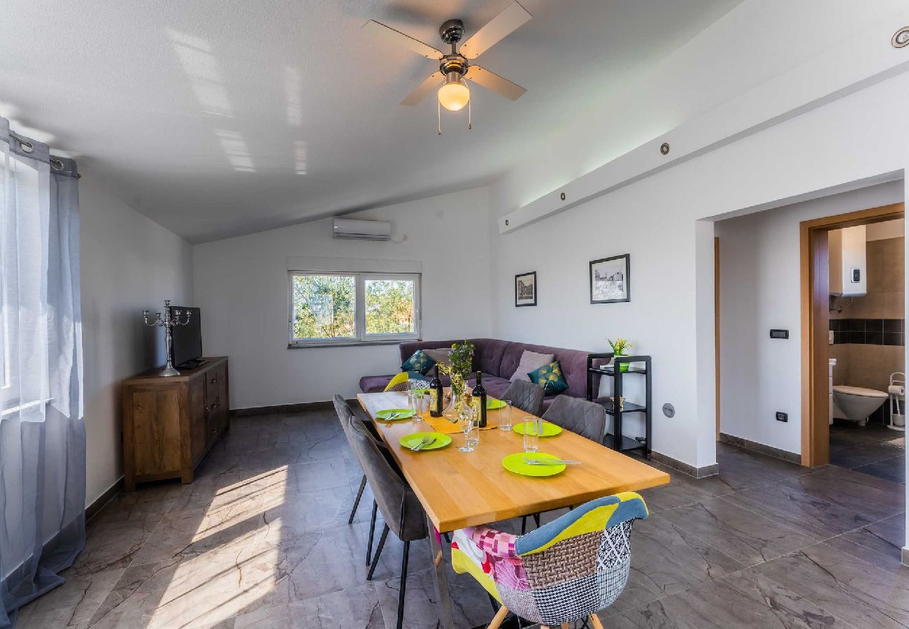 House in Galižana - Private Heated Pool, Sport Fields - Villa Sunshine