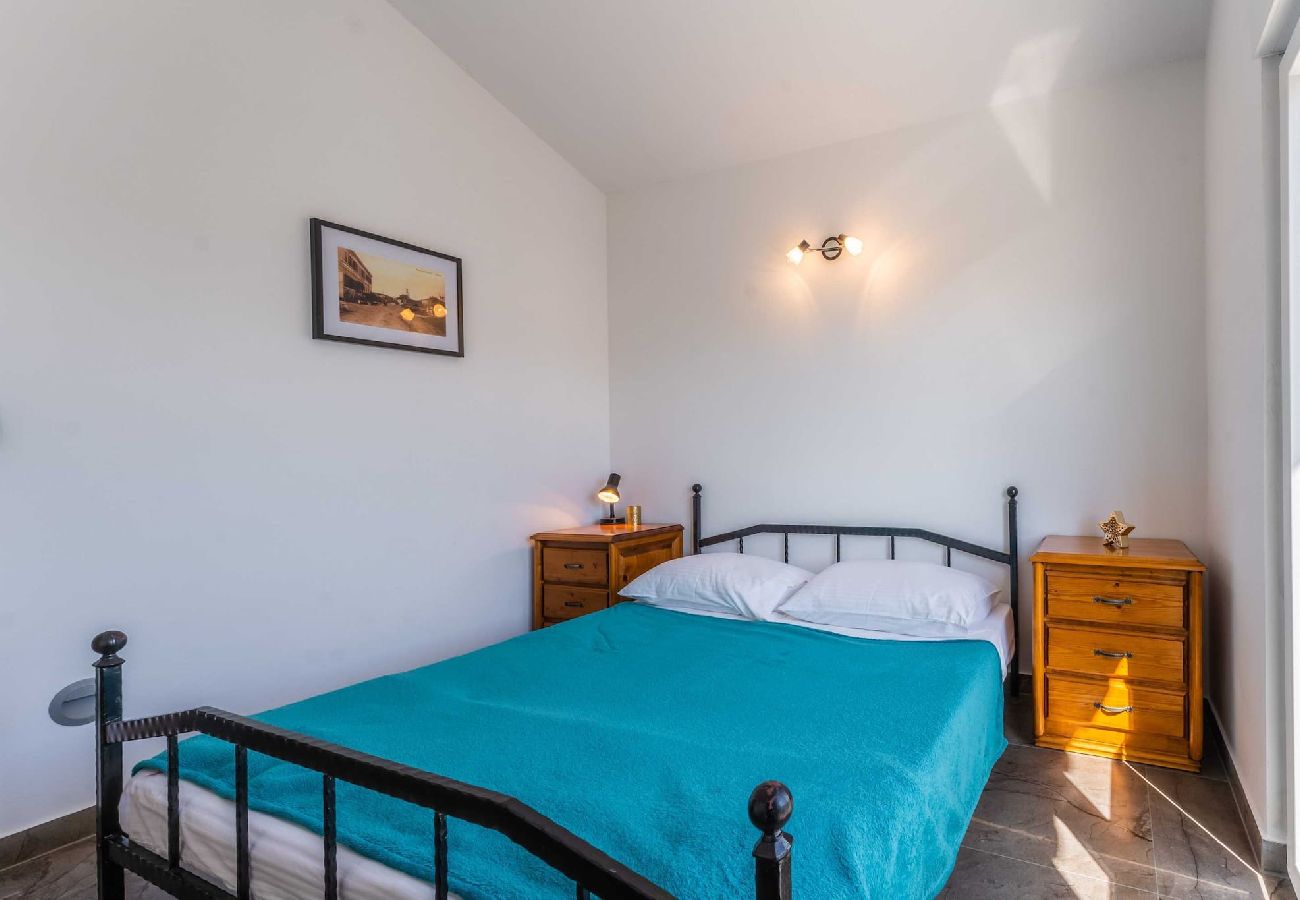 House in Galižana - Private Heated Pool, Sport Fields - Villa Sunshine