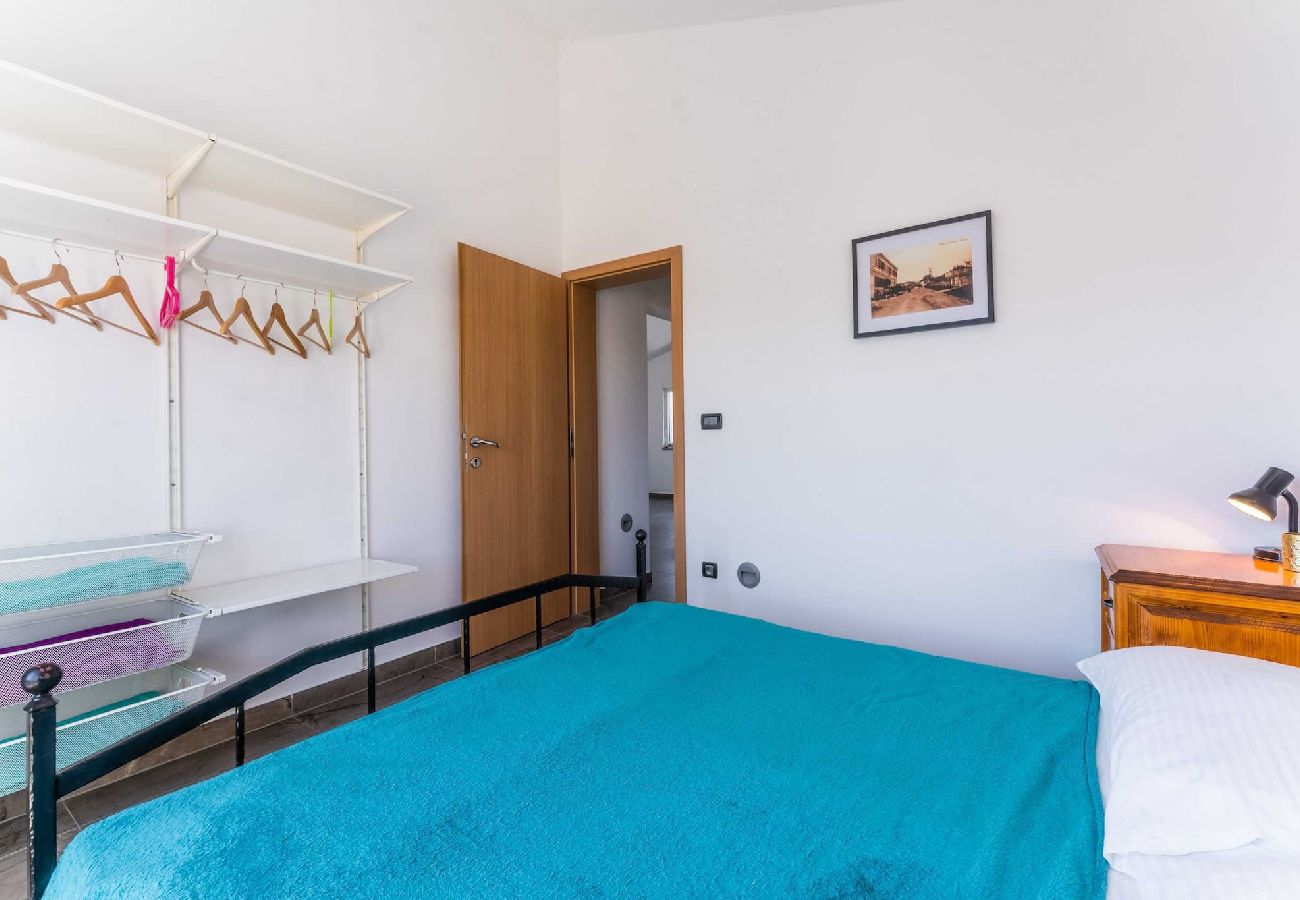 House in Galižana - Private Heated Pool, Sport Fields - Villa Sunshine