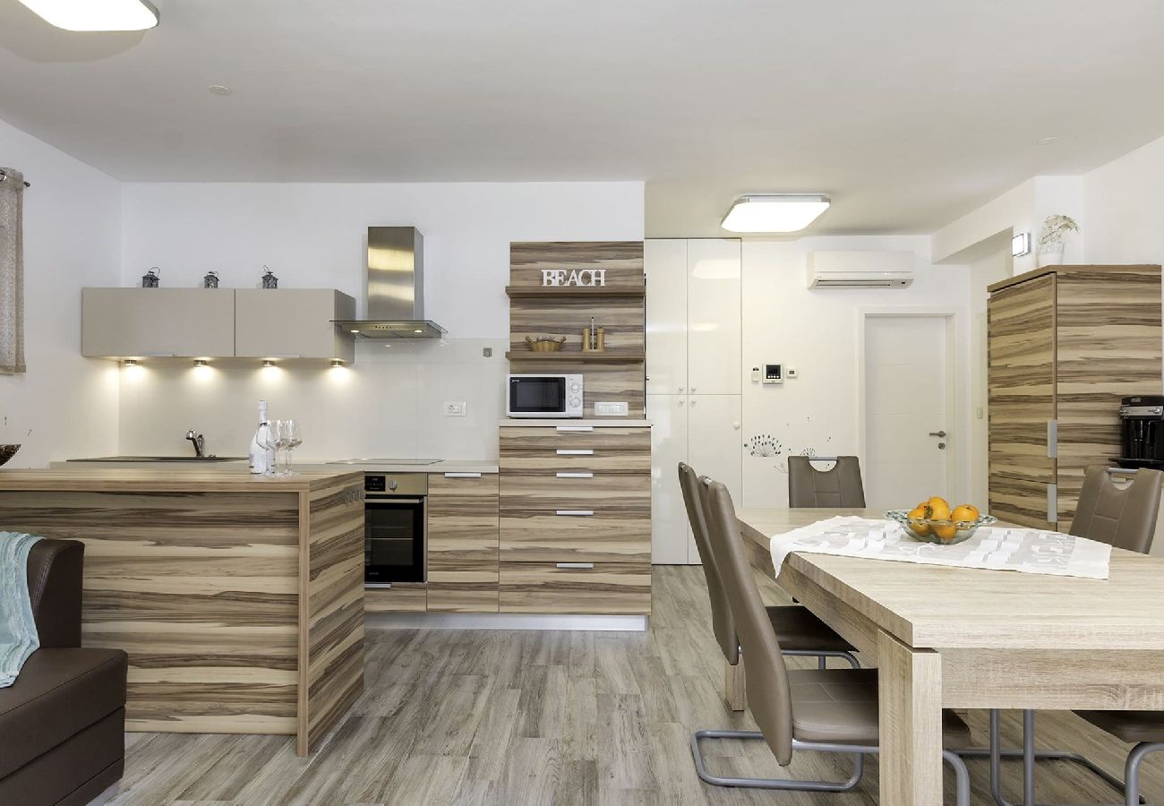 Apartment in Banjole - Crystal Blue Pool Residence - Apartment Volme