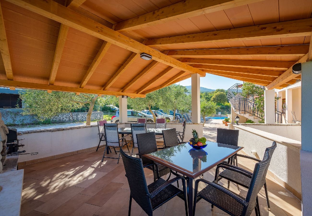 Apartment in Drenje - Relaxing Summer Apartment - Pool, Sauna, Jacuzzi 7