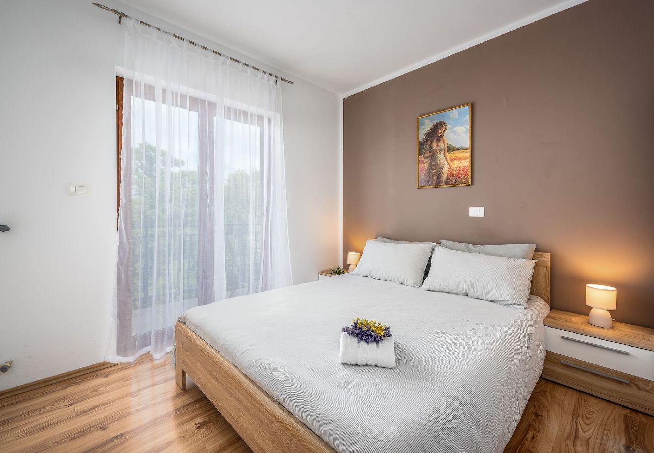 Apartment in Drenje - Relaxing Summer Apartment - Pool, Sauna, Jacuzzi 7