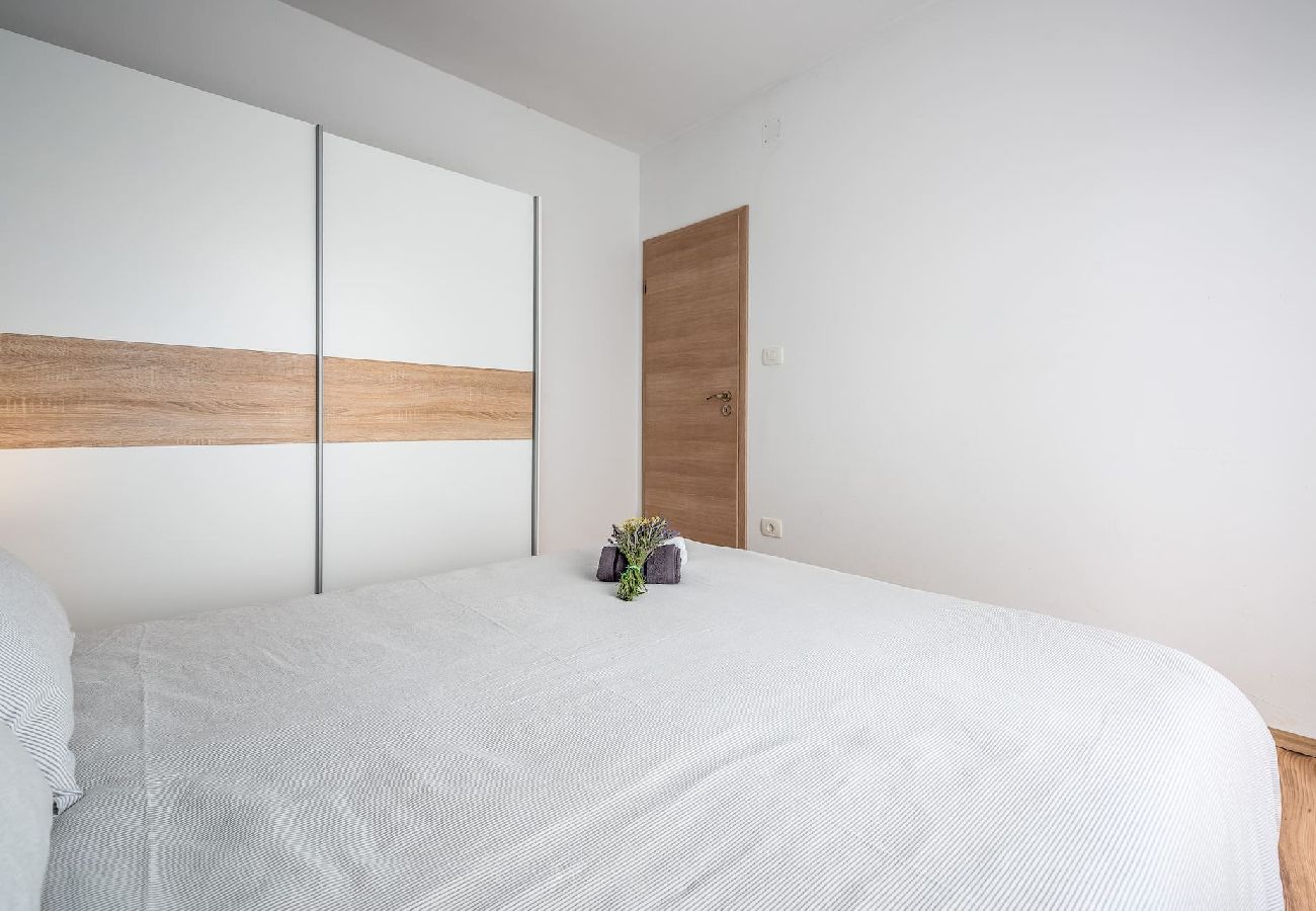 Apartment in Drenje - Relaxing Summer Apartment - Pool, Sauna, Jacuzzi 7