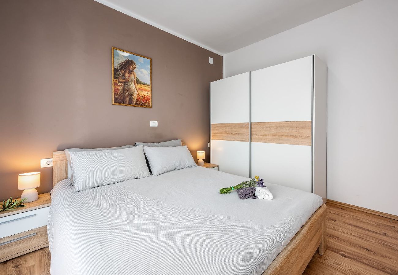 Apartment in Drenje - Relaxing Summer Apartment - Pool, Sauna, Jacuzzi 7