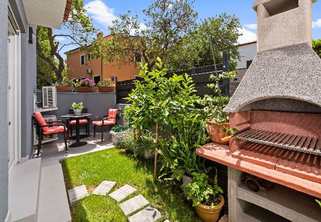 House in Premantura - Holiday Home Sea - Beautiful Garden, Sea View 