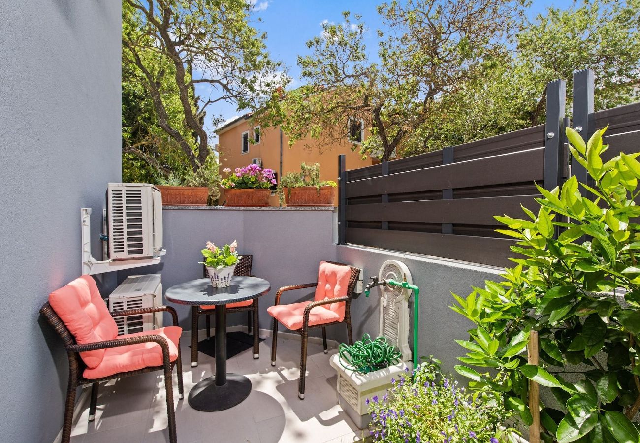 House in Premantura - Holiday Home Sea - Beautiful Garden, Sea View 