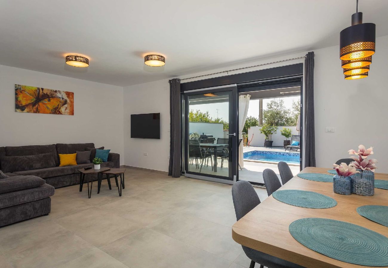 Villa in Galižana - Villa Bavaria with Pool, Jacuzzi, Table Tennis 