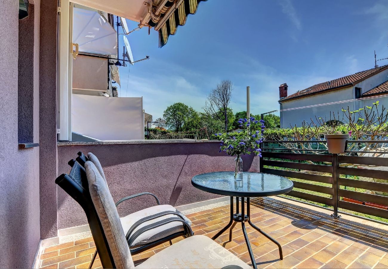 Studio in Valbandon - Relaxing Studio with Lovely Terrace - Kajfes A2 