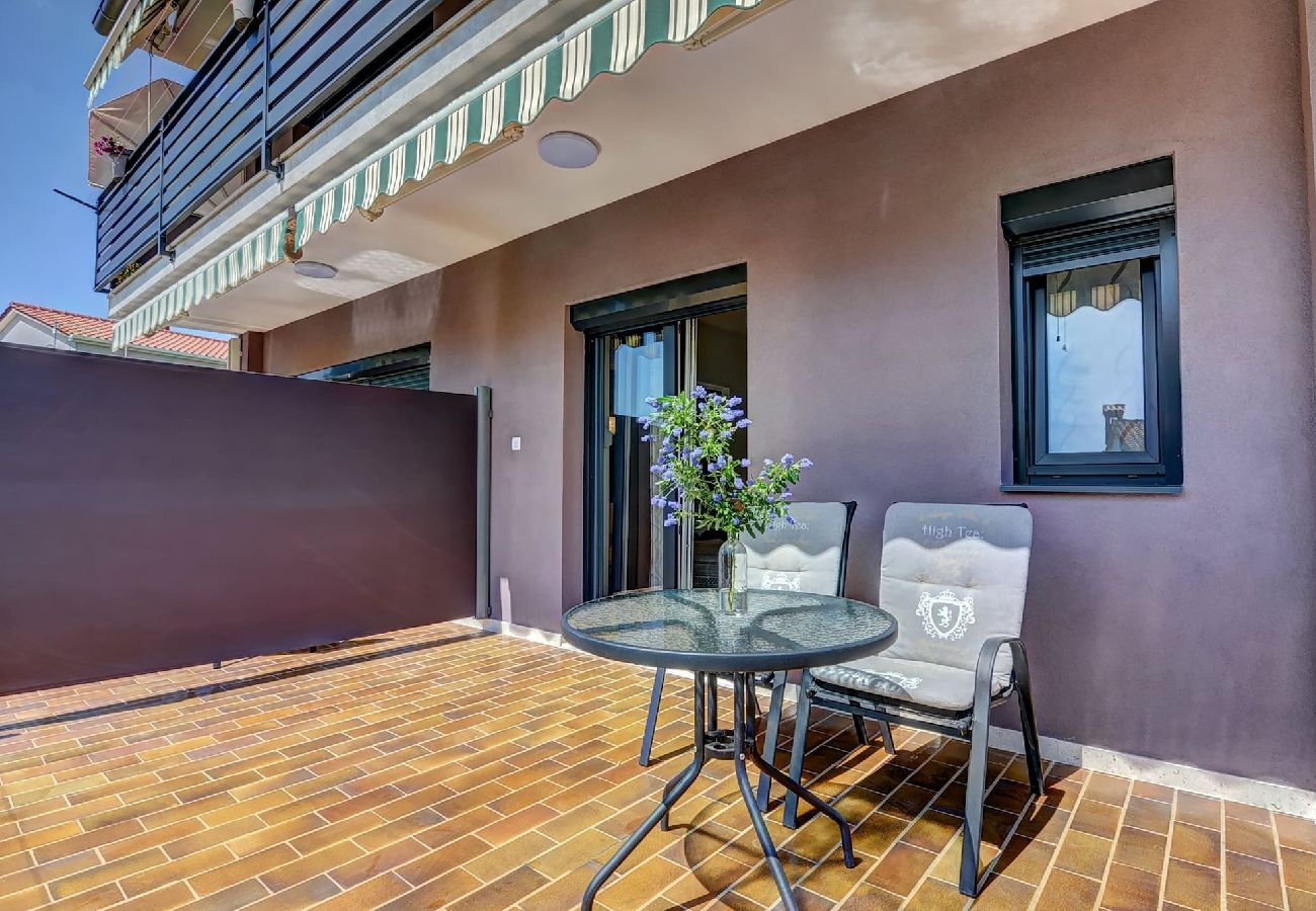 Studio in Valbandon - Relaxing Studio with Lovely Terrace - Kajfes A2 