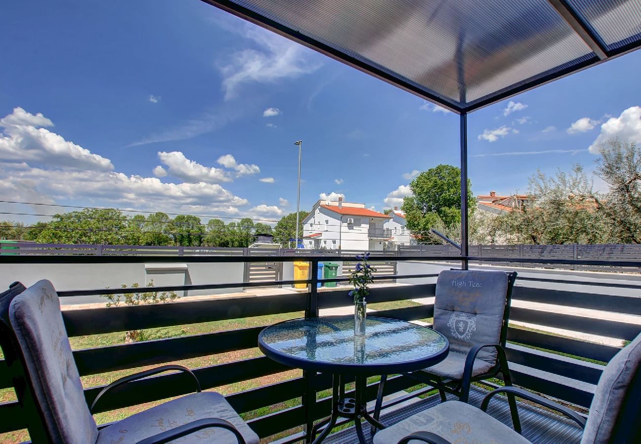 Studio in Valbandon - Lovely Relaxing  Studio with Terrace - Kajfes A3