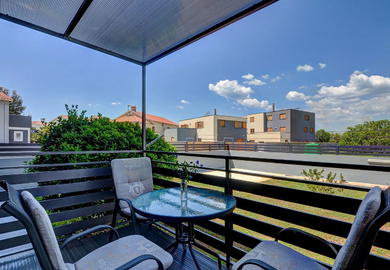 Studio in Valbandon - Lovely Relaxing  Studio with Terrace - Kajfes A3