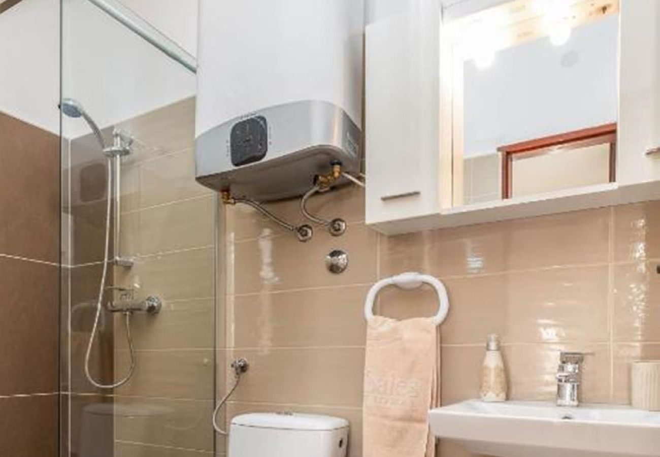 Studio in Valbandon - Lovely Relaxing  Studio with Terrace - Kajfes A3