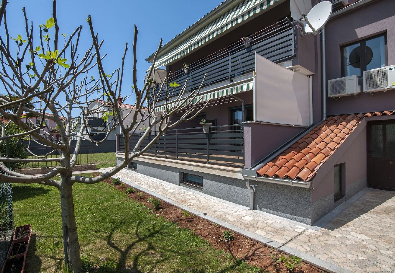 Studio in Valbandon - Lovely Relaxing  Studio with Terrace - Kajfes A3