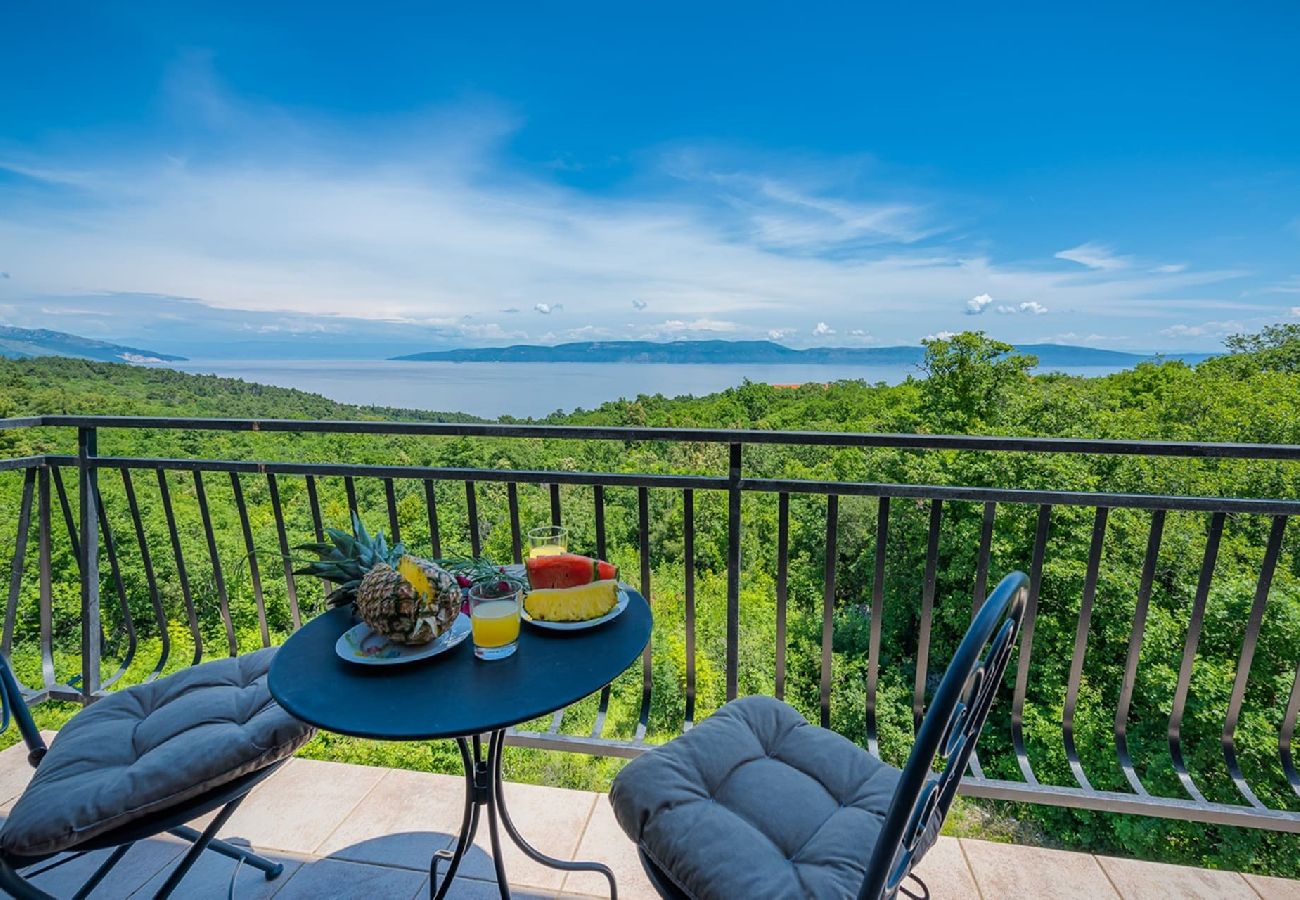 Apartment in Drenje - Relaxing Summer Apartment - Pool, Sauna, Jacuzzi 3