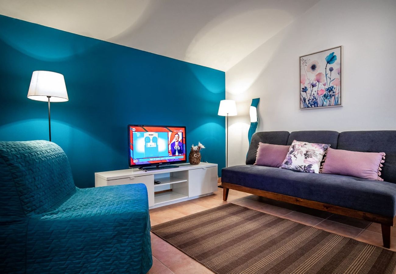 Apartment in Fažana - 50 Shades of Blue - Flowers C