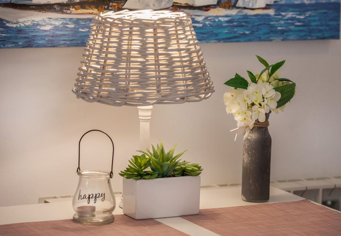 Apartment in Fažana - 50 Shades of Blue - Flowers C