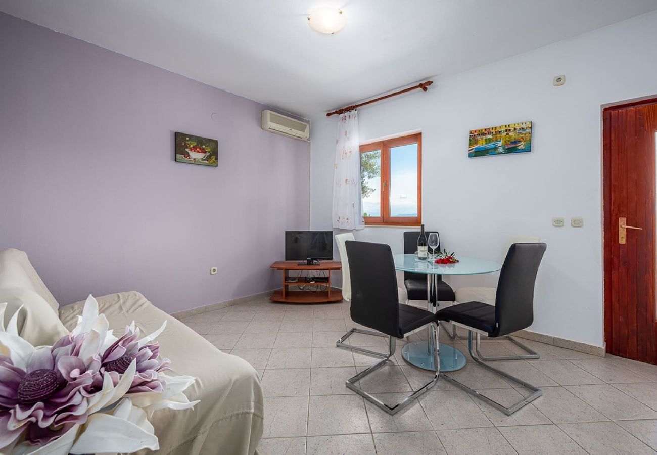 Apartment in Drenje - Relaxing Summer Apartment - Pool, Sauna, Jacuzzi 5