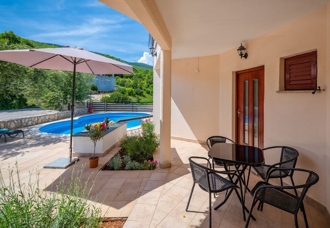 Apartment in Drenje - Relaxing Summer Apartment - Pool, Sauna, Jacuzzi 5