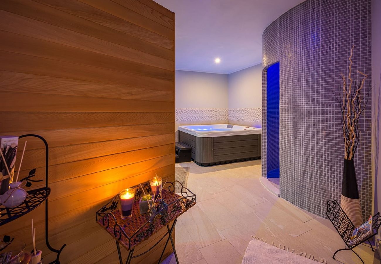 Apartment in Drenje - Relaxing Summer Apartment - Pool, Sauna, Jacuzzi 5