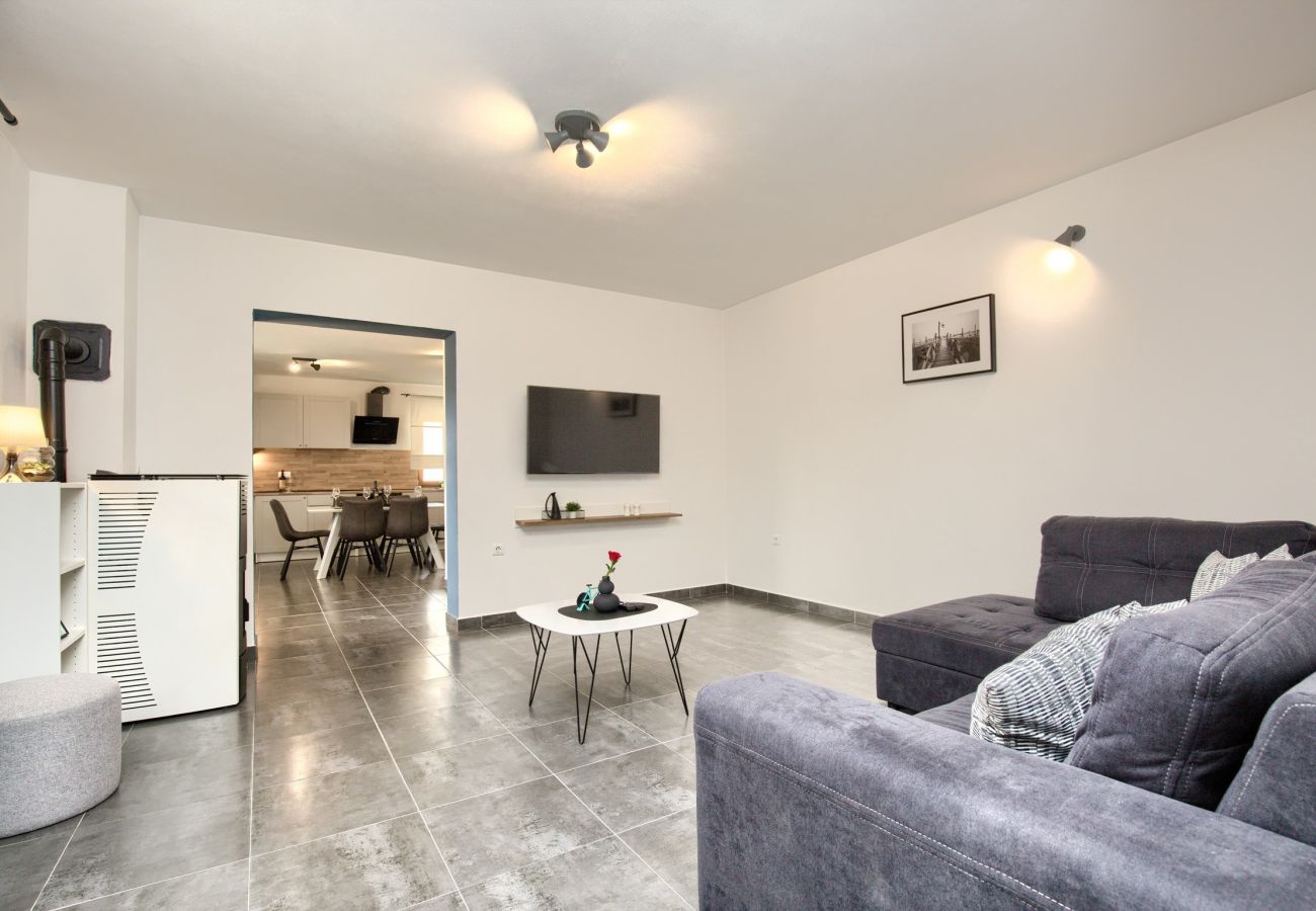 House in Loborika - Holiday House Ulika with Private Pool 