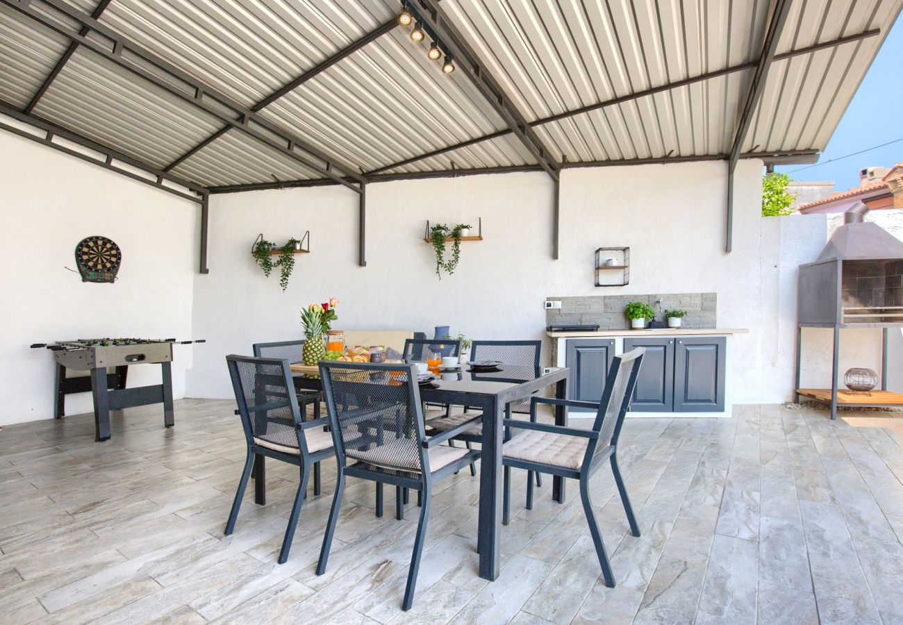 House in Loborika - Holiday House Ulika with Private Pool 