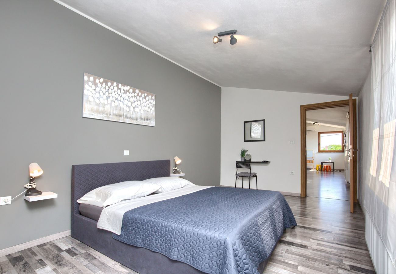 House in Loborika - Holiday House Ulika with Private Pool 