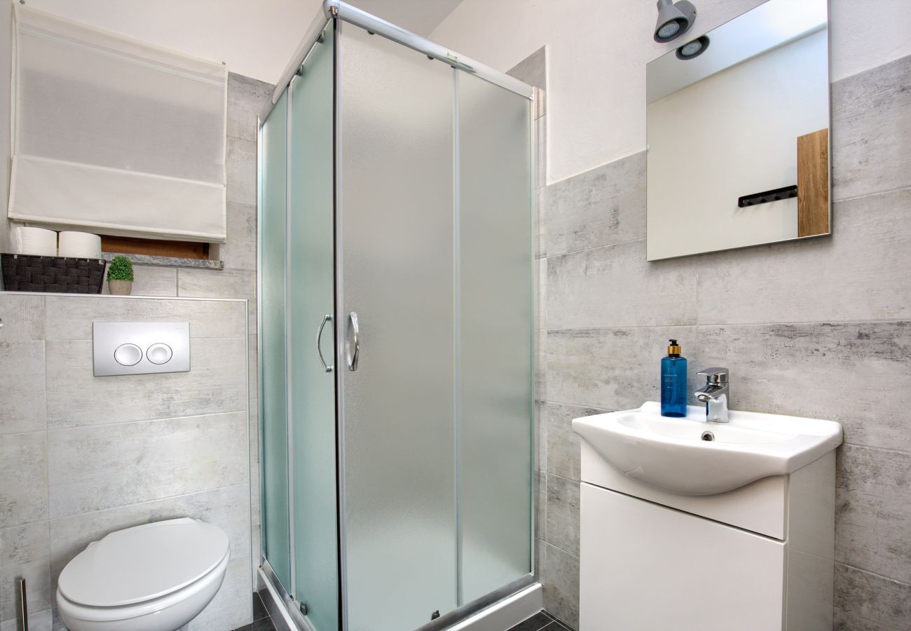 House in Loborika - Holiday House Ulika with Private Pool 