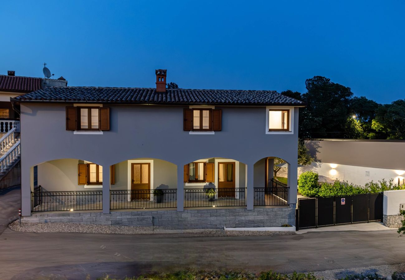 House in Loborika - Holiday House Ulika with Private Pool 