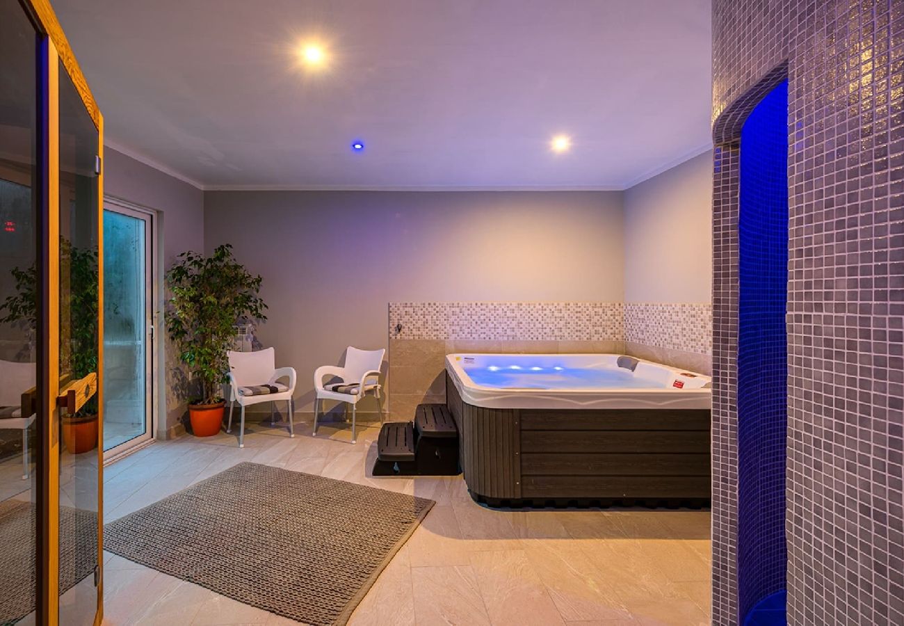 Apartment in Drenje - Relaxing Summer Apartment - Pool, Sauna, Jacuzzi 8