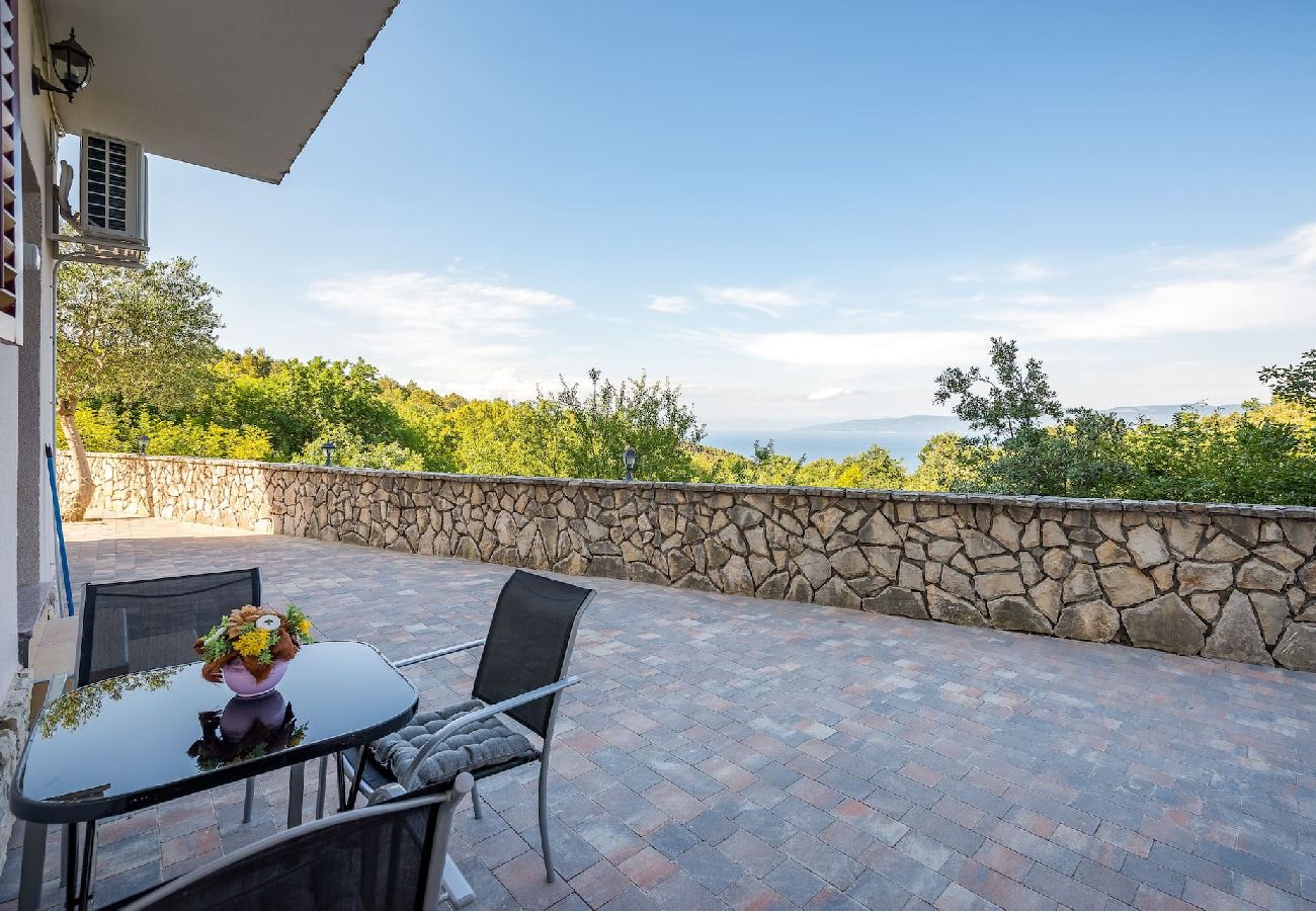 Apartment in Drenje - Relaxing Summer Apartment - Pool, Sauna, Jacuzzi 8