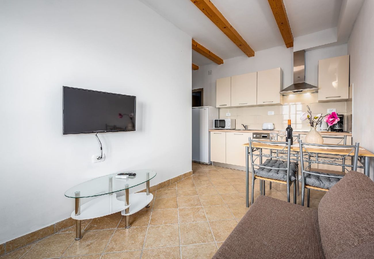 Apartment in Drenje - Relaxing Summer Apartment - Pool, Sauna, Jacuzzi 8