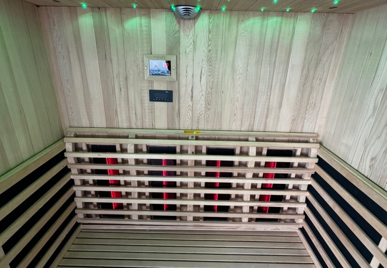 Villa in Valtura - IstraKamen - Pool, Jacuzzi, Basketball & Volleyball