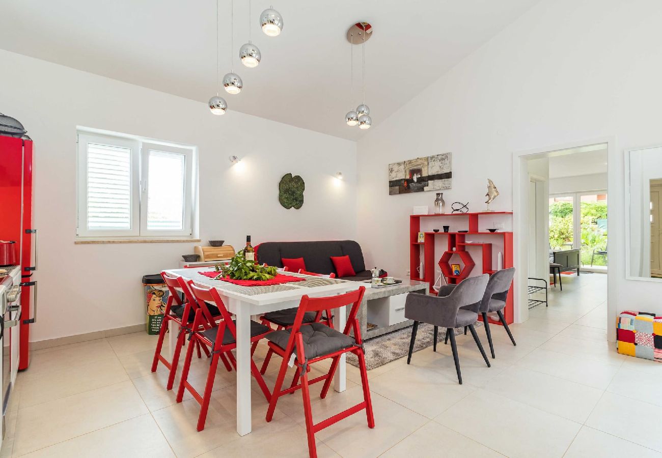 Villa in Premantura - Villa Ziziphus - Private Pool with Jacuzzi 