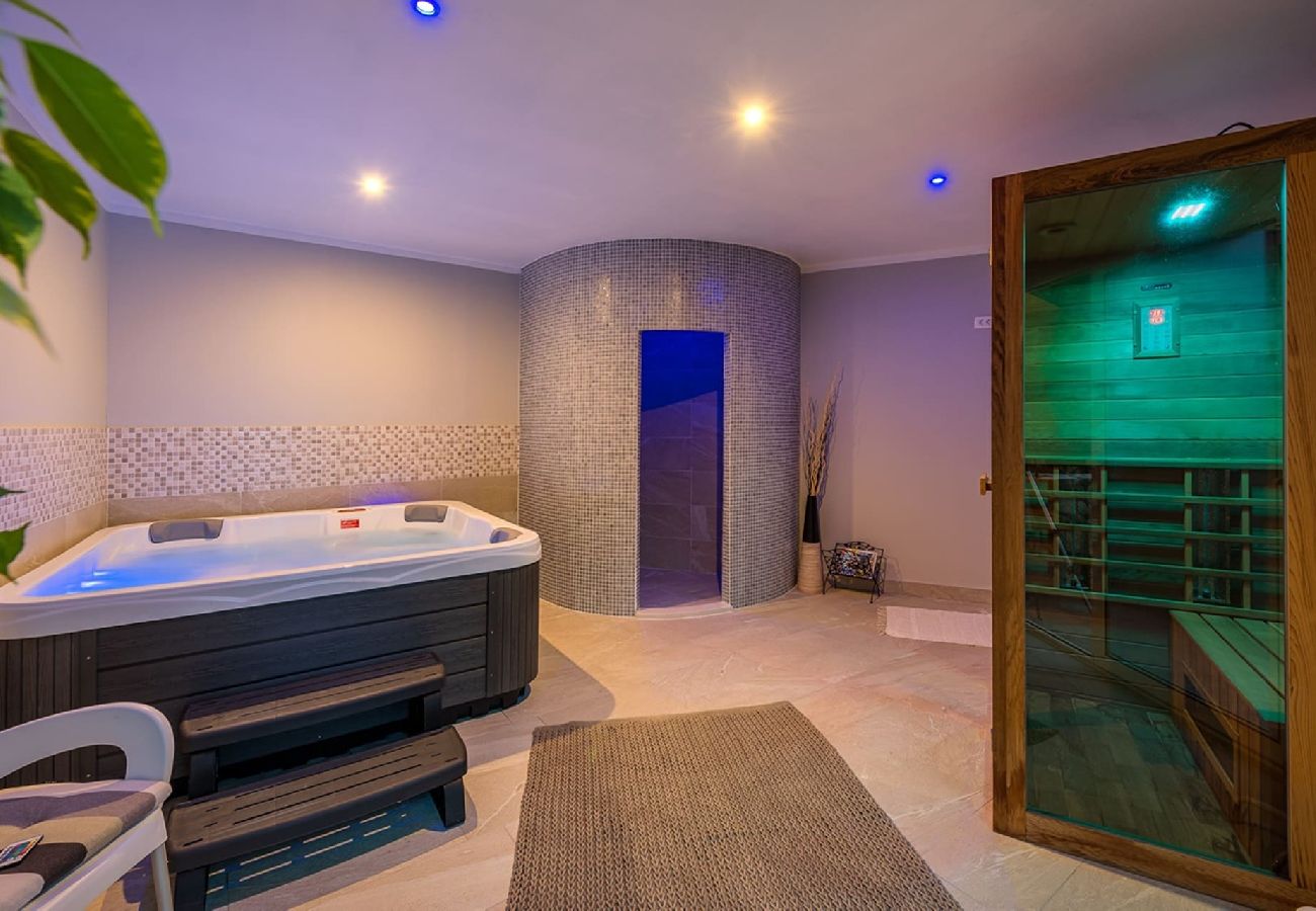 Apartment in Drenje - Relaxing Summer Apartment - Pool, Sauna, Jacuzzi 2