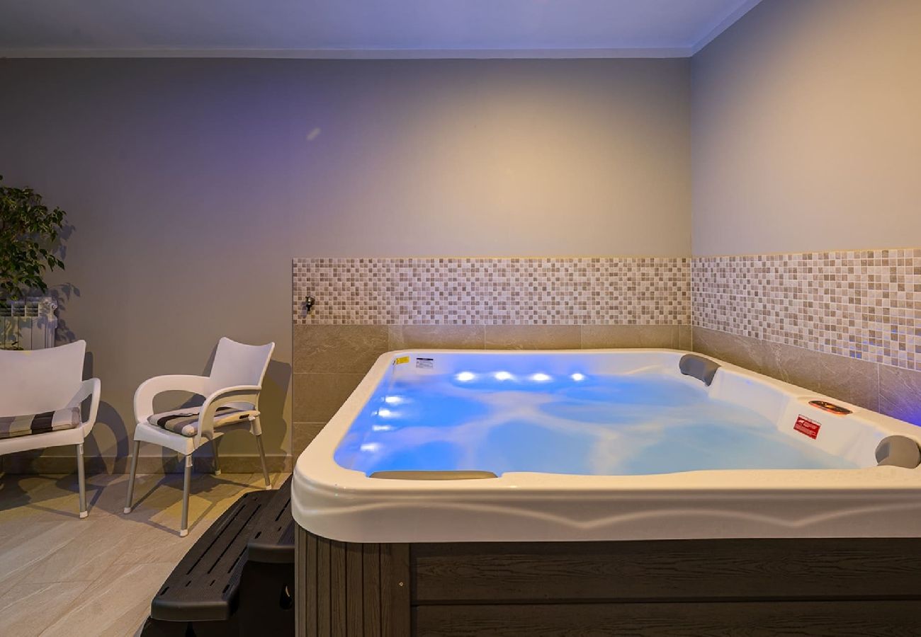 Apartment in Drenje - Relaxing Summer Apartment - Pool, Sauna, Jacuzzi 2