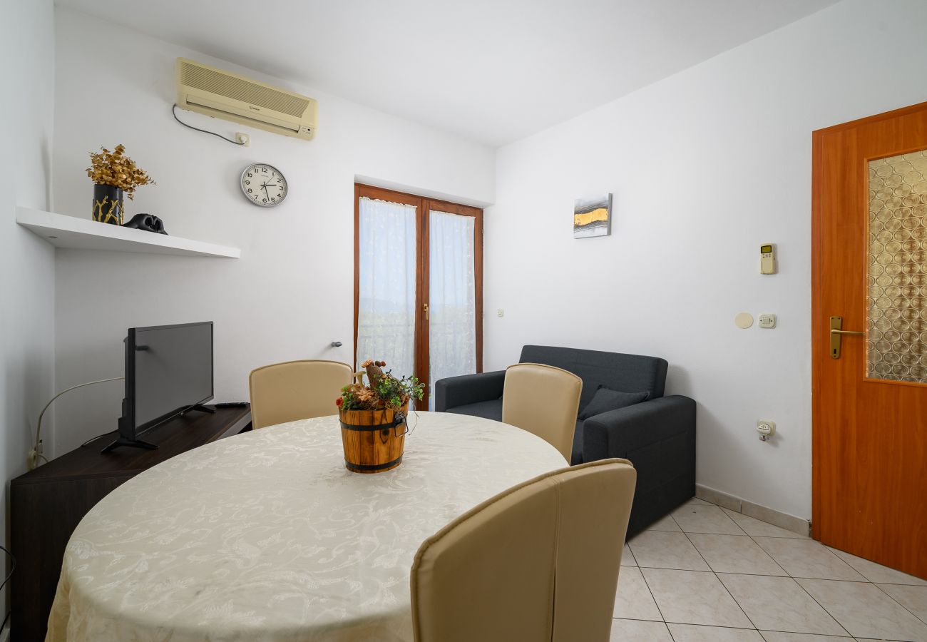 Apartment in Drenje - Relaxing Summer Apartment - Pool, Sauna, Jacuzzi 2