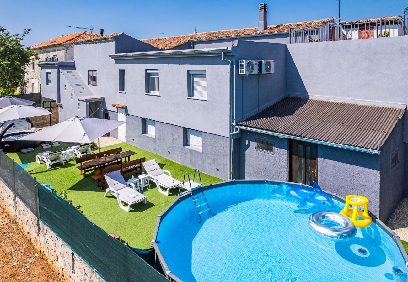 Apartment in Vodnjan - Kristijan & Jelena - Pool, Jacuzzi, Playground 